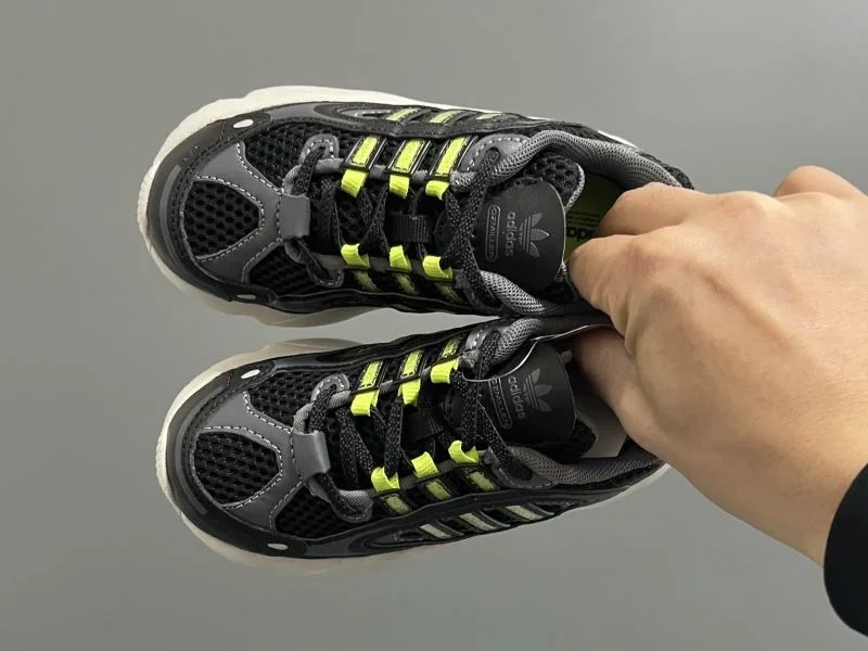 UrbanChic ADIDAS SHOES 29074