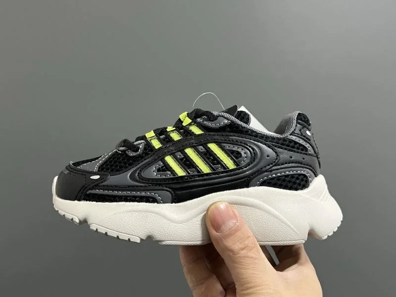 UrbanChic ADIDAS SHOES 29074