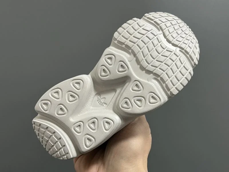 UrbanChic ADIDAS SHOES 29074