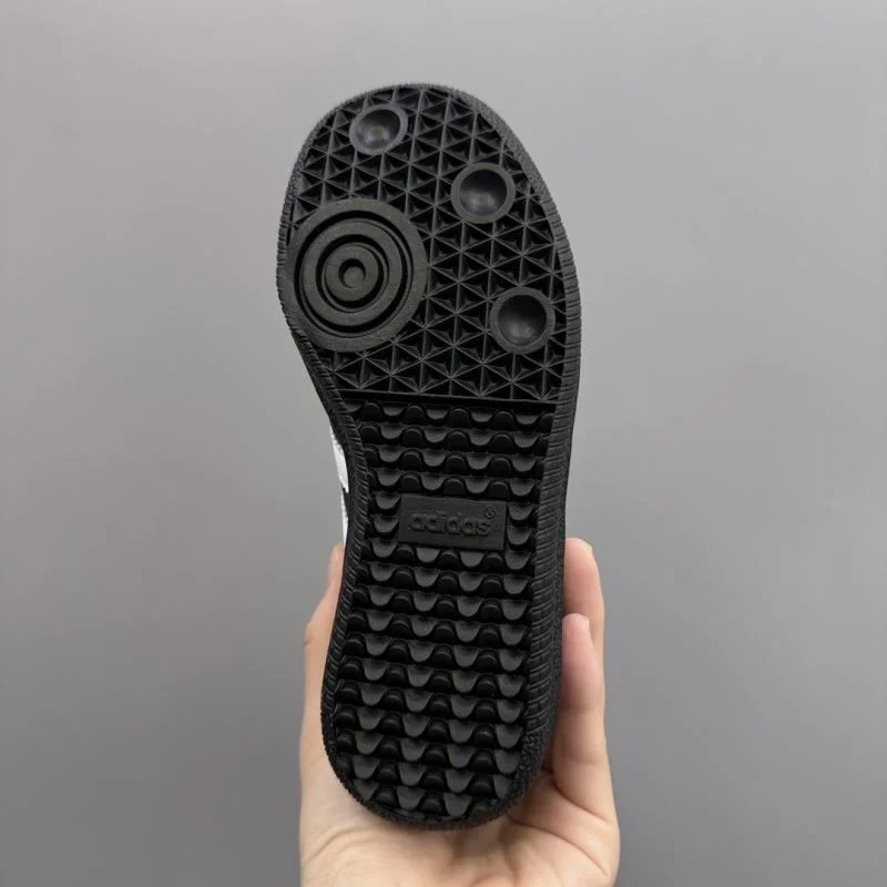 Flexible ADIDAS SHOES 29035