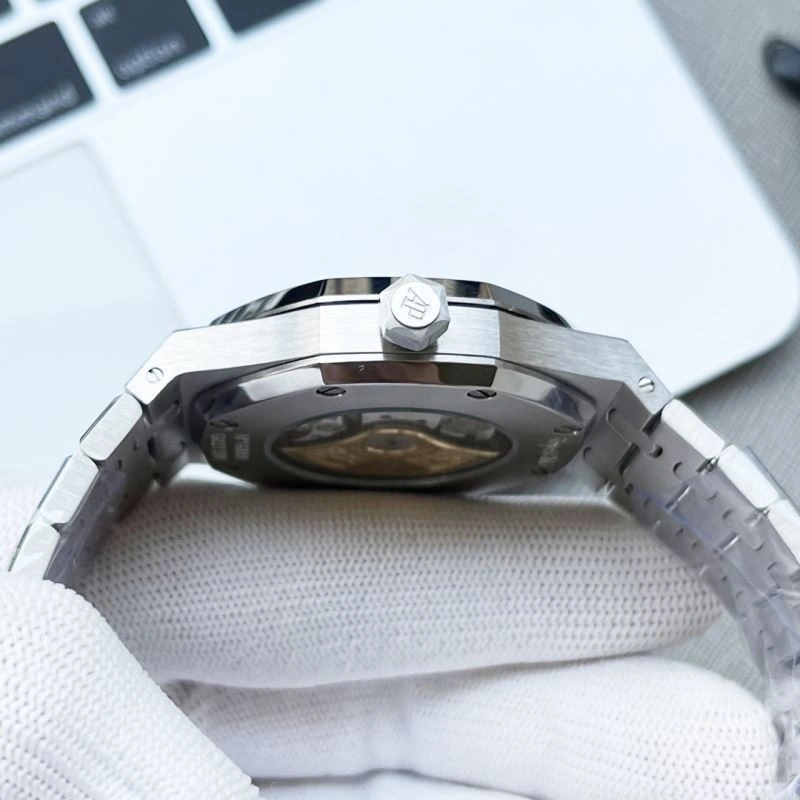Durable AP Watches 177023