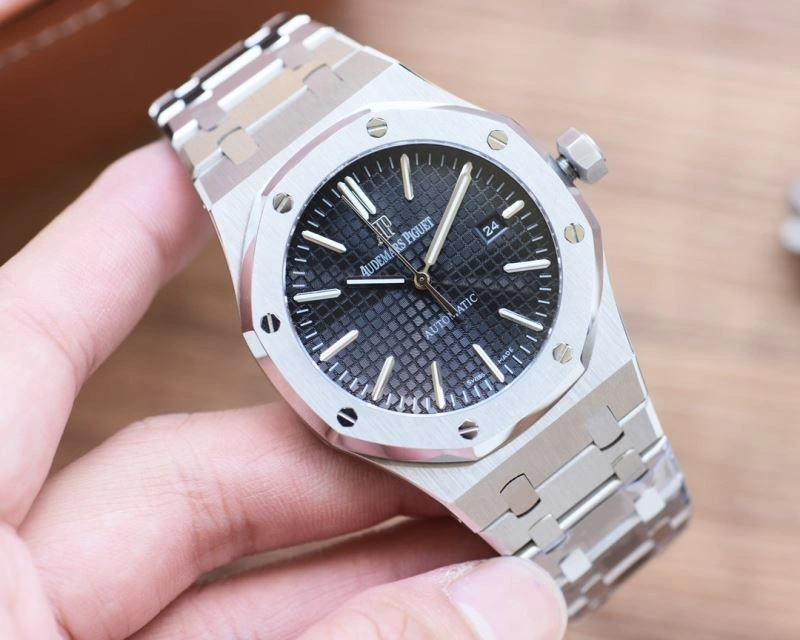 AP Watches Youthful 177013