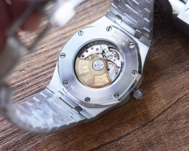 AP Watches Youthful 177013