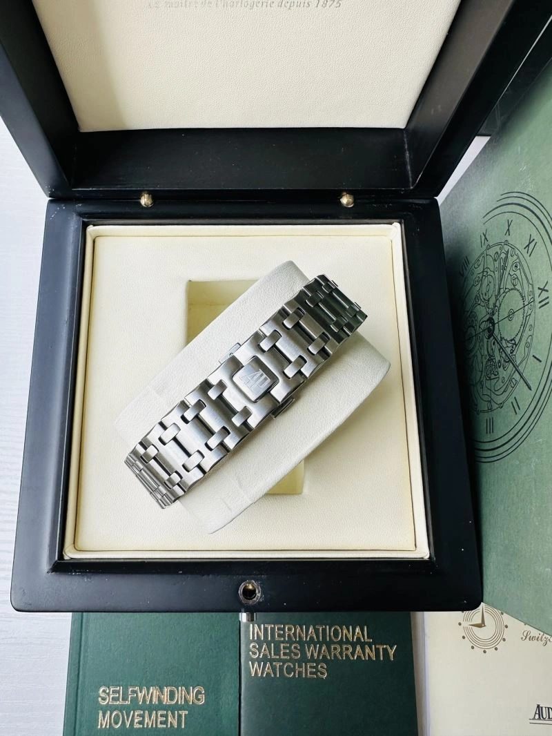 Stretchable AP Watches 176906