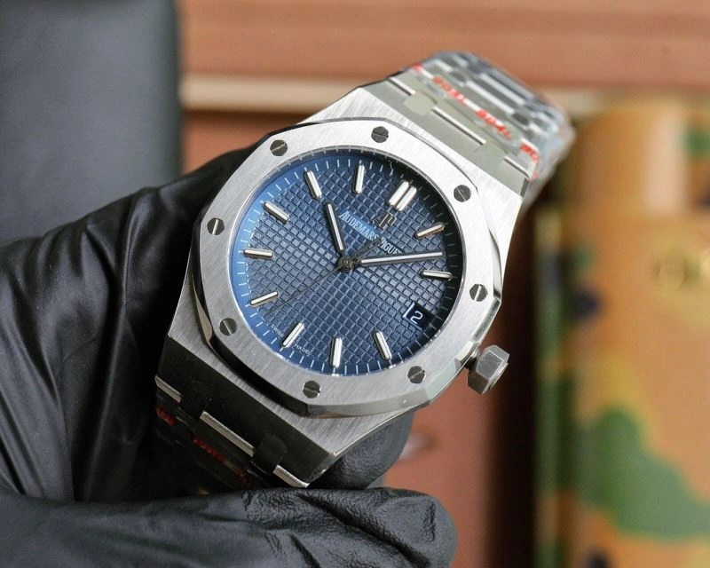 Versatile AP Watches 176900