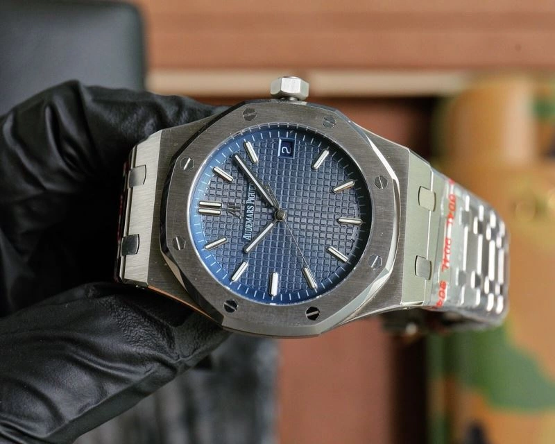 Versatile AP Watches 176900