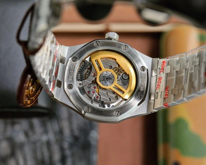 Versatile AP Watches 176900