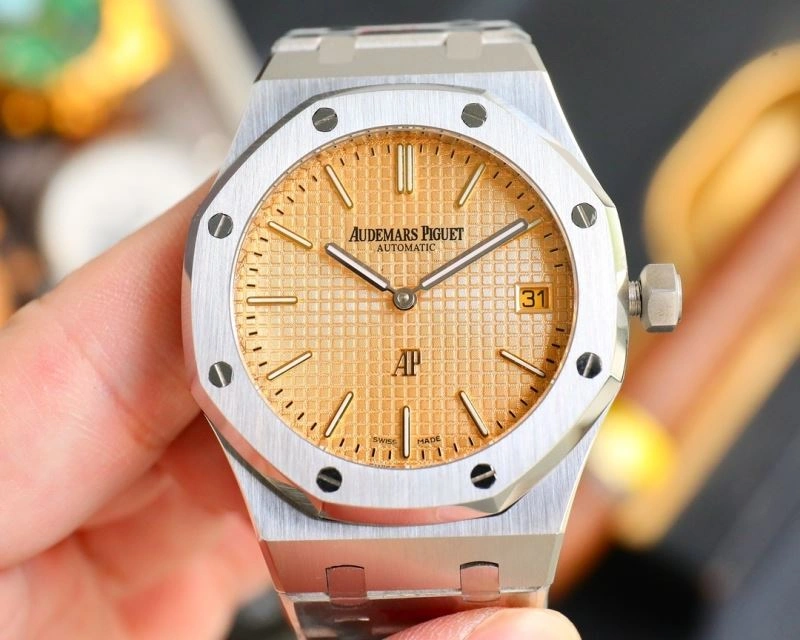 AP Watches Supportive 176732