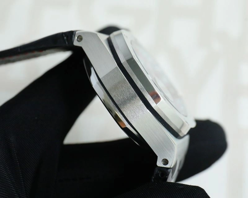 Resilient AP Watches 176660
