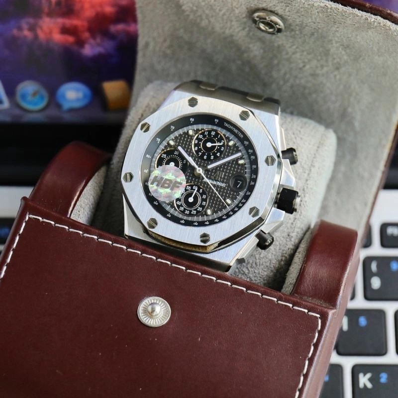 AP Watches TravelReady 176643