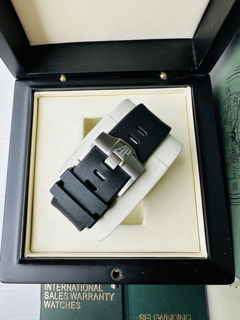 AP Watches TravelReady 176610