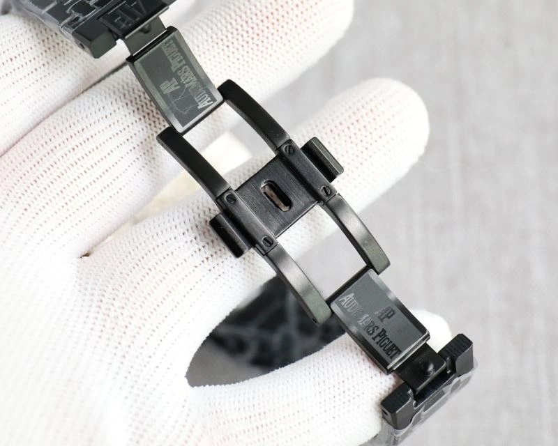 AP Watches FashionForward 175868