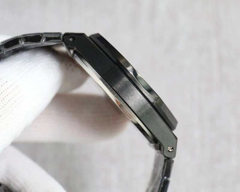 AP Watches FashionForward 175868