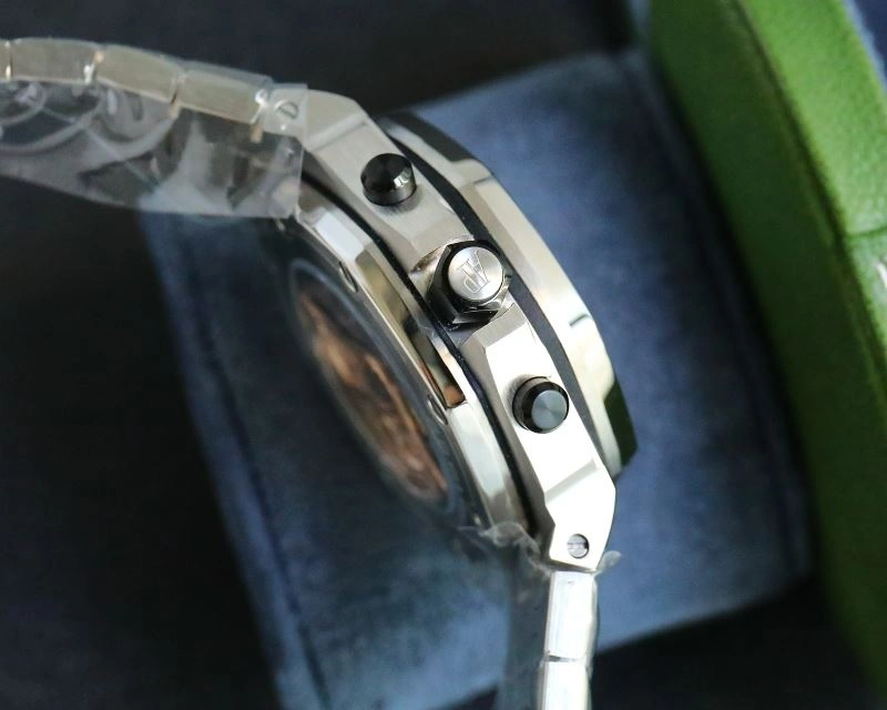 AP Watches FashionForward 176455