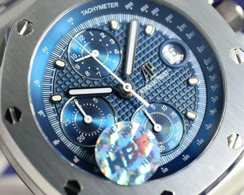 AP Watches TravelReady 176398