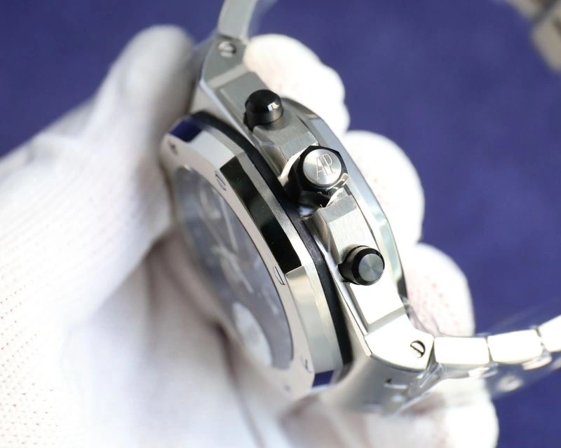 AP Watches TravelReady 176398