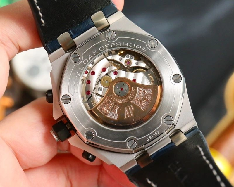AP Watches TravelReady 176410