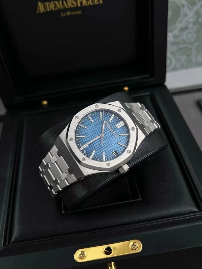 Versatile AP Watches 176288