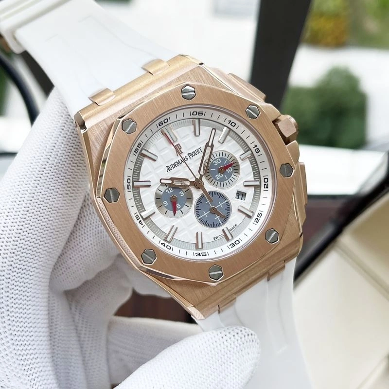 AP Watches Youthful 176293