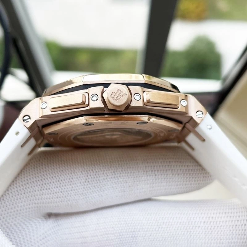 AP Watches Youthful 176293