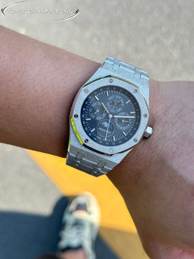 AP Watches SmoothTexture 176073