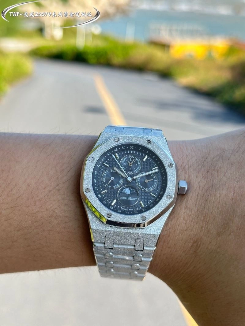 AP Watches SmoothTexture 176073