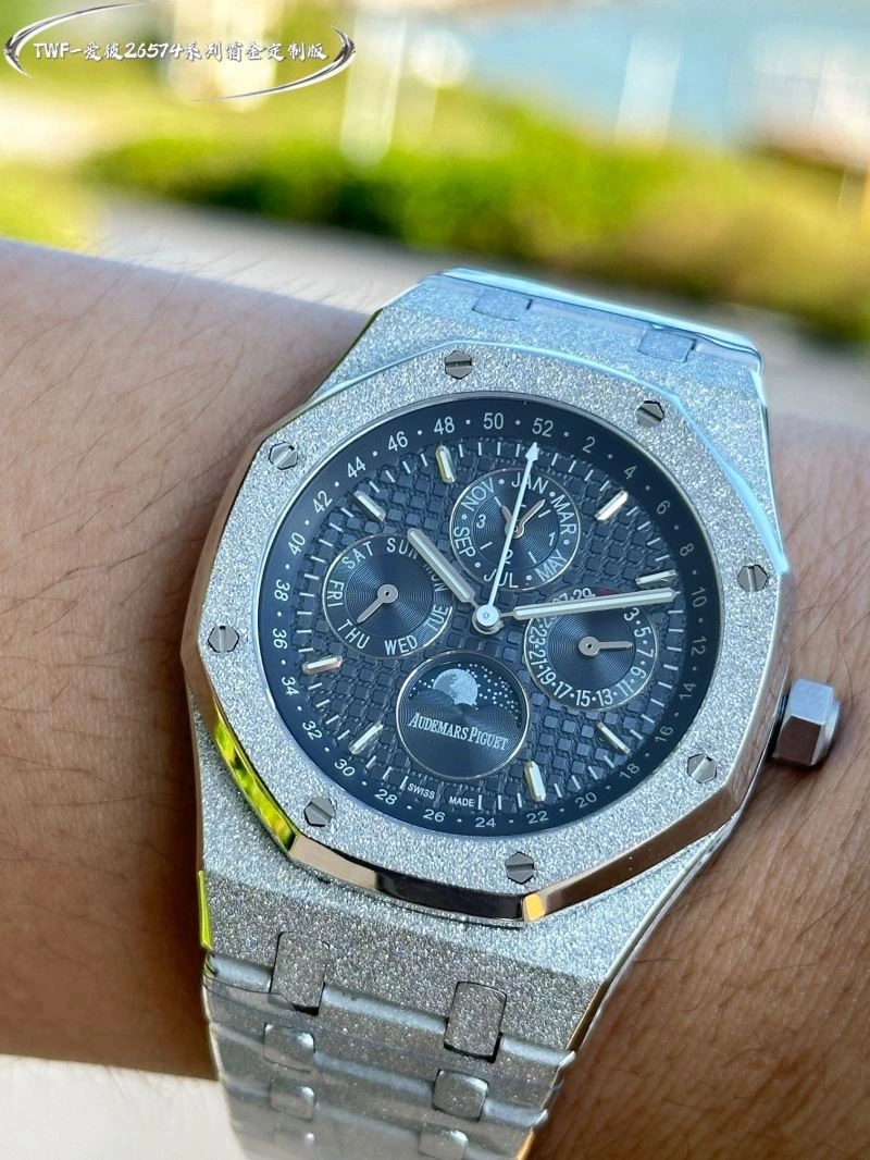 AP Watches SmoothTexture 176073