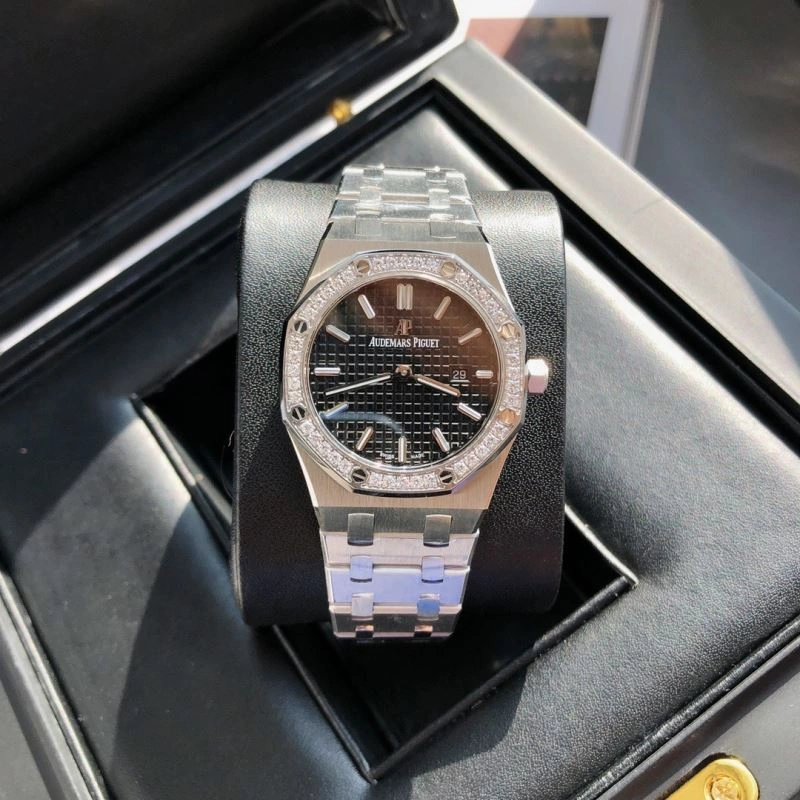 AP Watches MoistureWicking 176037