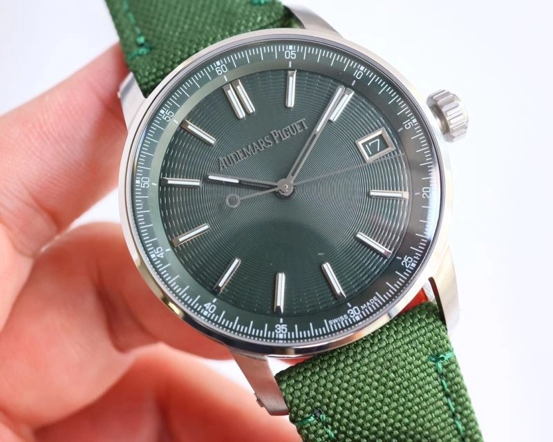 AP Watches ZipUp 175934