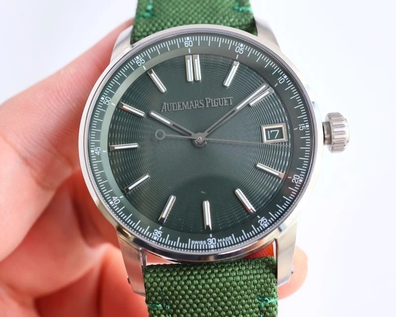 AP Watches ZipUp 175934