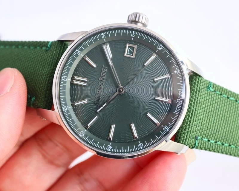 AP Watches ZipUp 175934