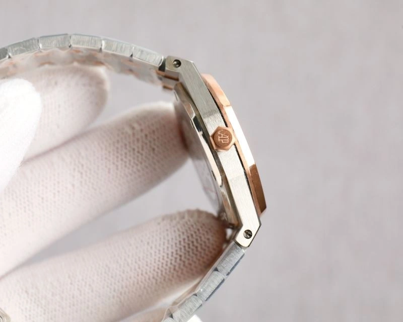 AP Watches FashionForward 175857