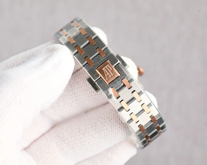 AP Watches FashionForward 175857