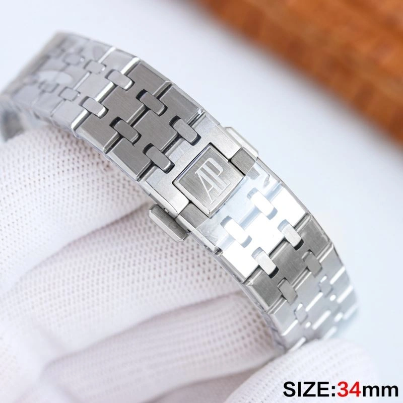 AP Watches Youthful 176306