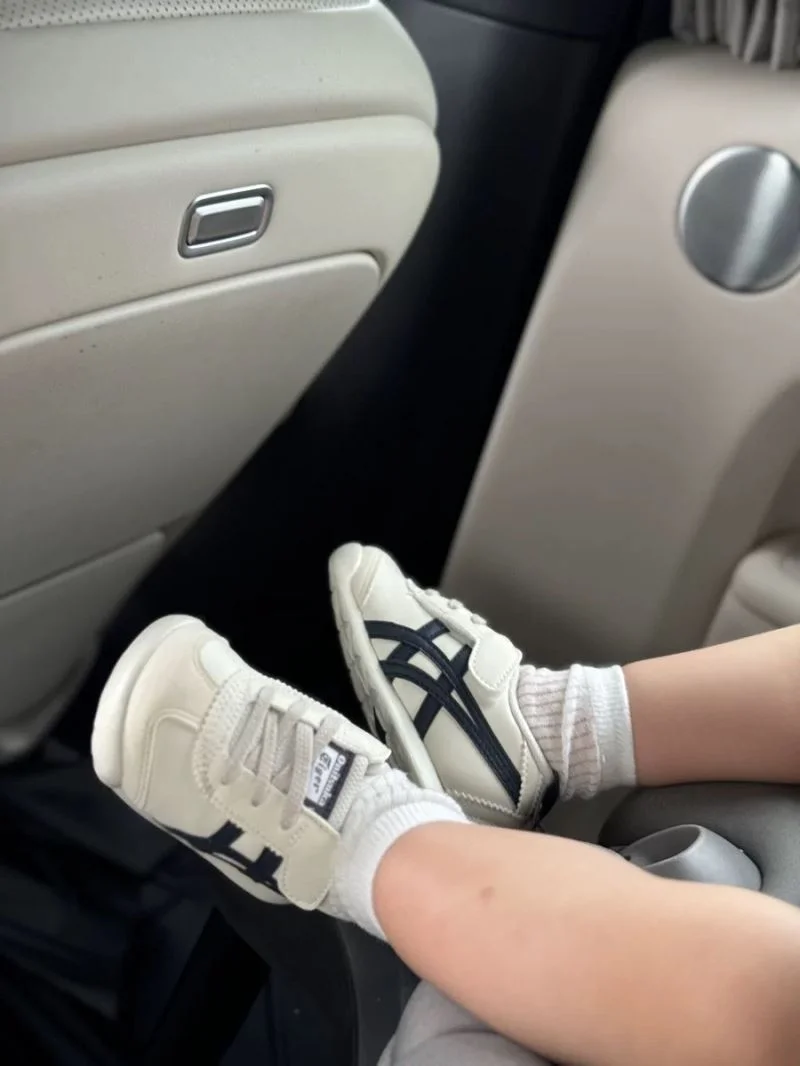 Youthful ASICS SHOES 28535