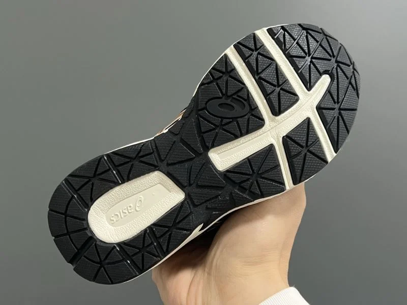 ASICS SHOES Refined 28923