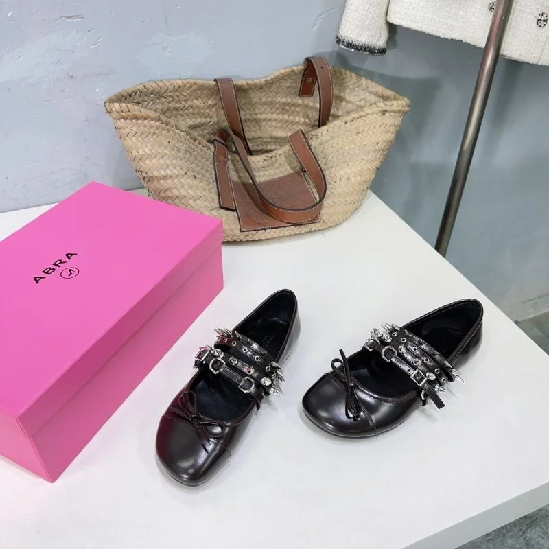 Youthful Abra Shoes 13251