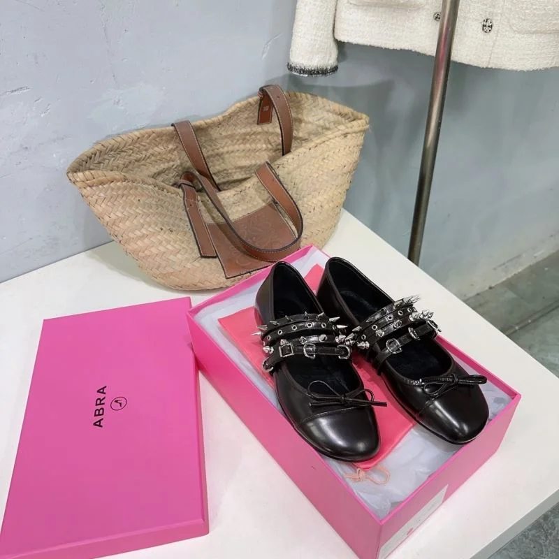 Youthful Abra Shoes 13251