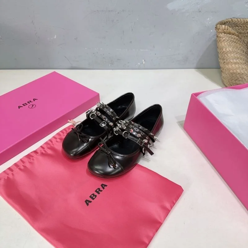 Youthful Abra Shoes 13251