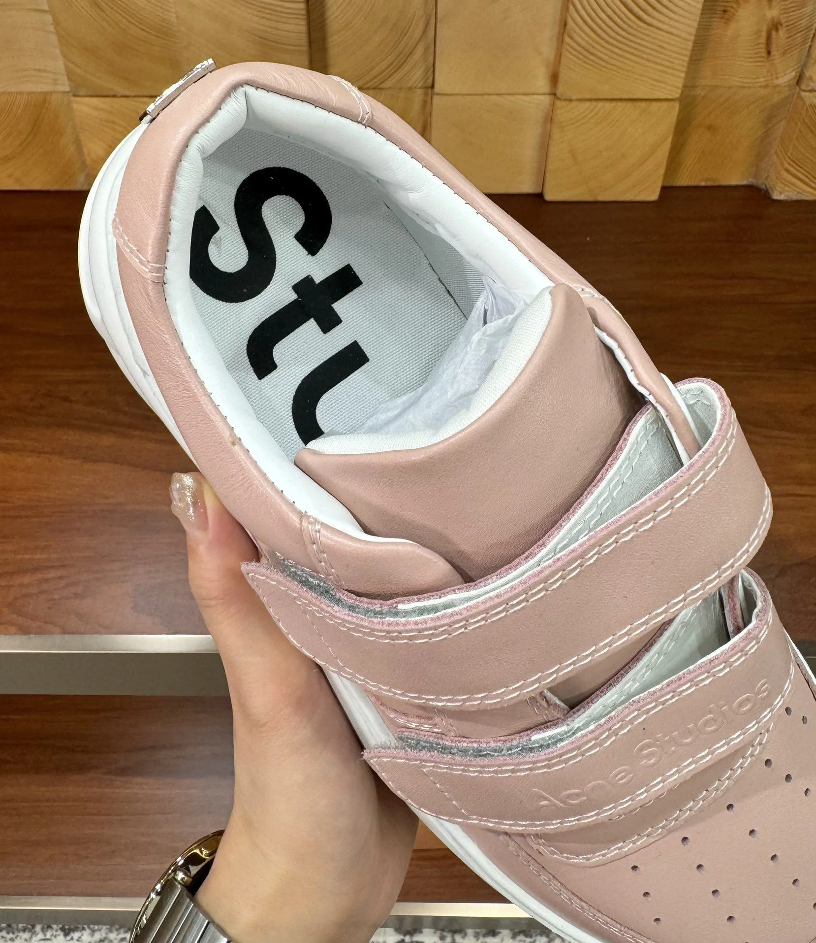 Acne Studio Shoes UrbanStyle 8552