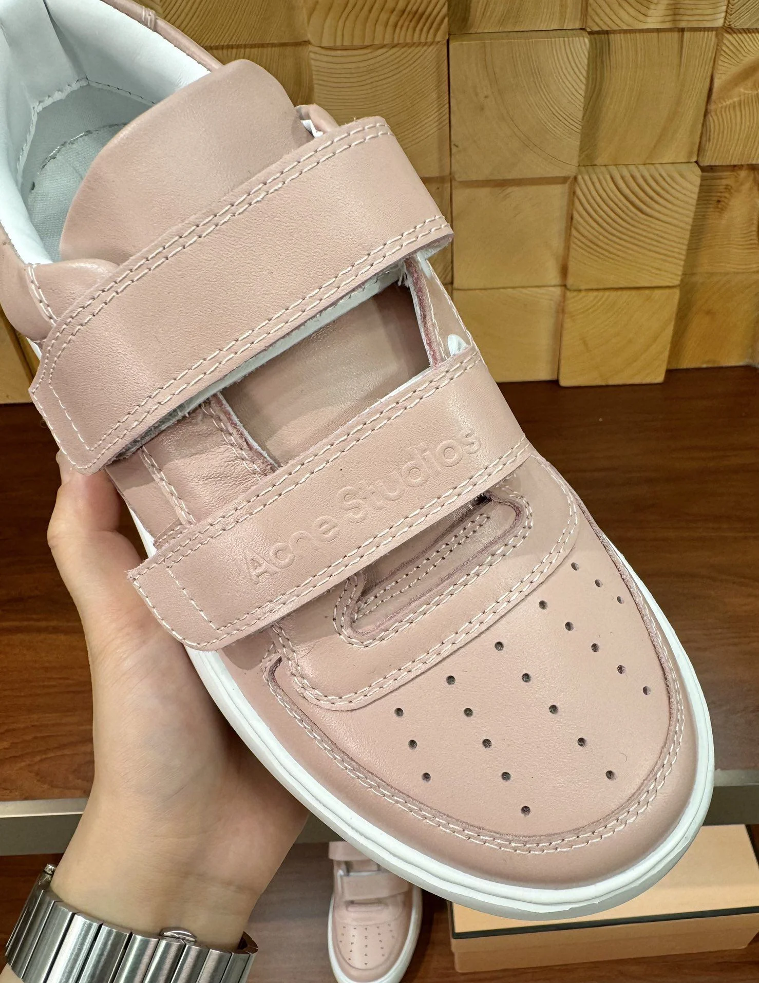 Acne Studio Shoes UrbanStyle 8552