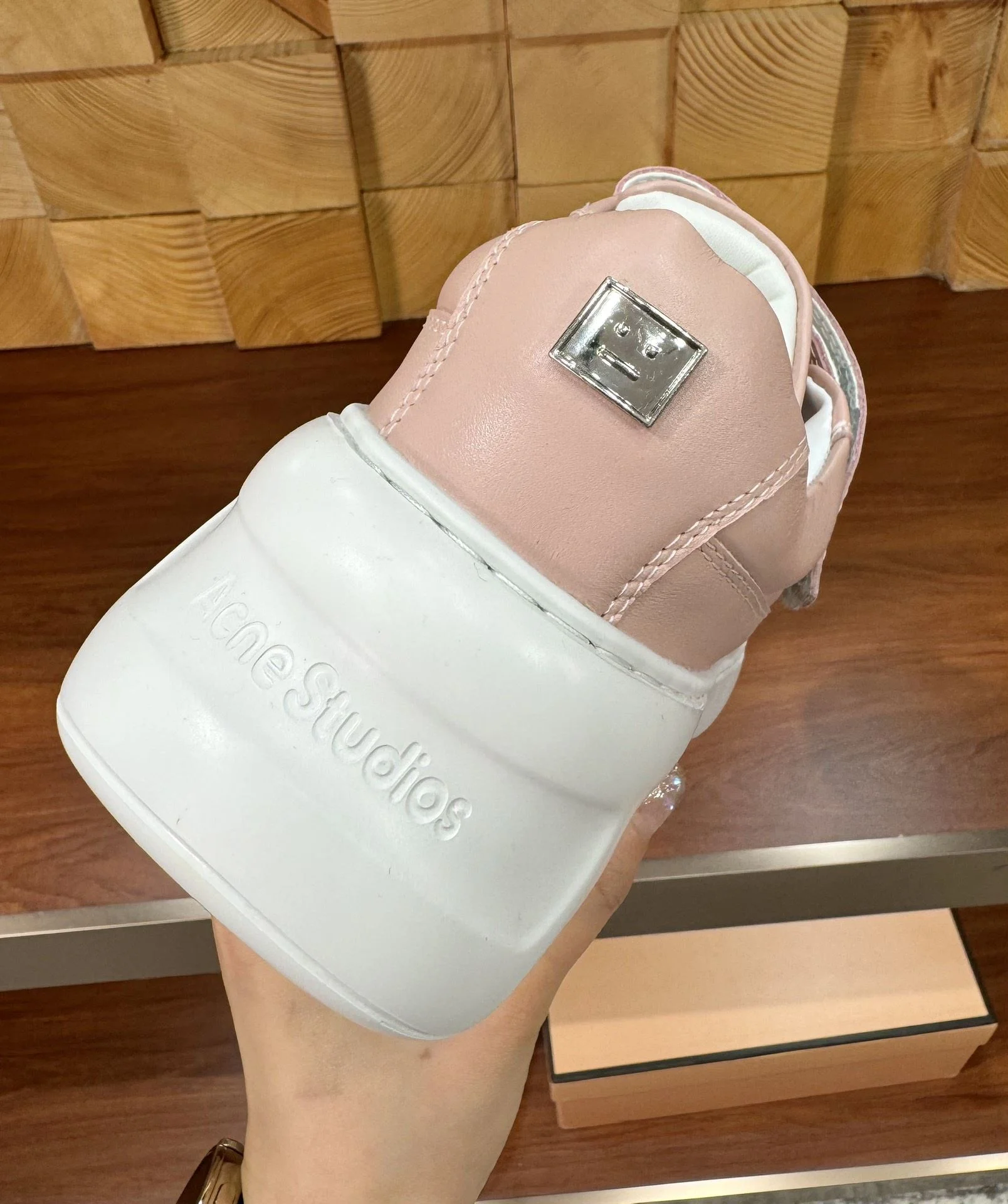 Acne Studio Shoes UrbanStyle 8552