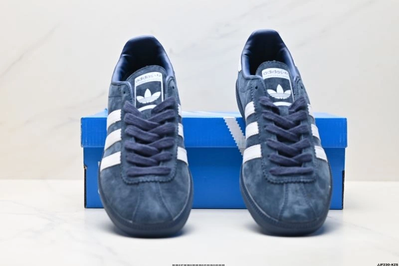 ZipUp Adidas Bermuda Shoes 726