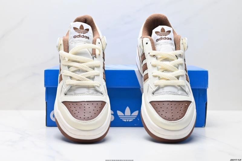 Trendsetting Adidas Forum Shoes 664