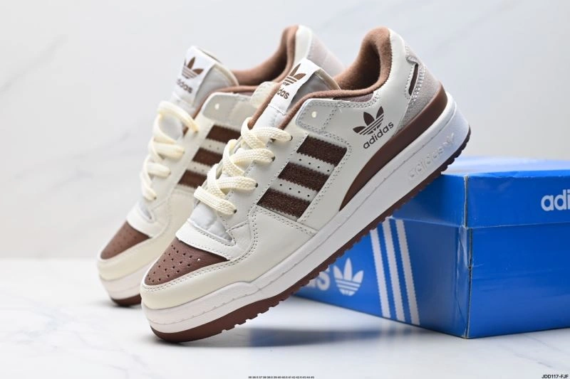 Trendsetting Adidas Forum Shoes 664
