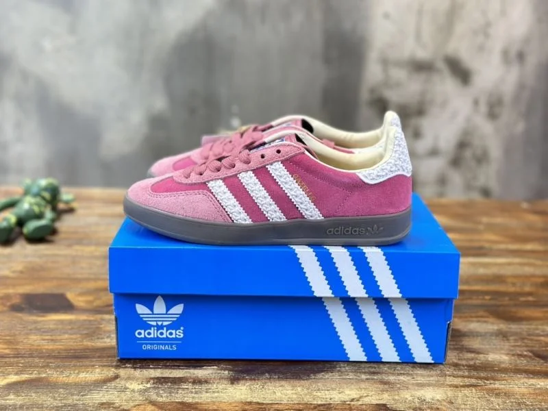TechFriendly Adidas Gazelle Shoes 16157