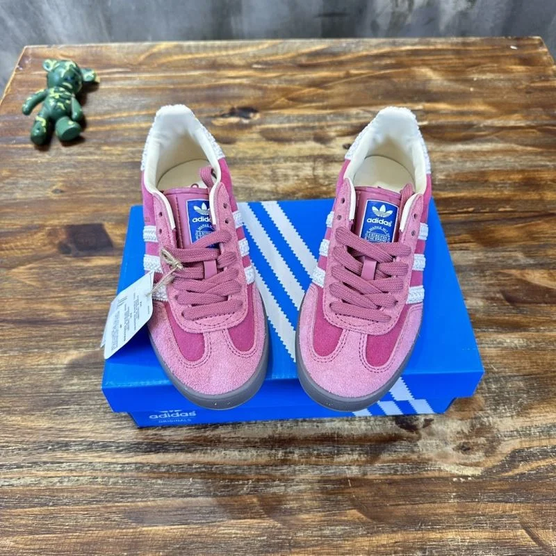 TechFriendly Adidas Gazelle Shoes 16157