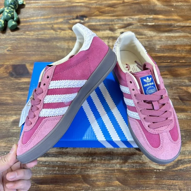 TechFriendly Adidas Gazelle Shoes 16157