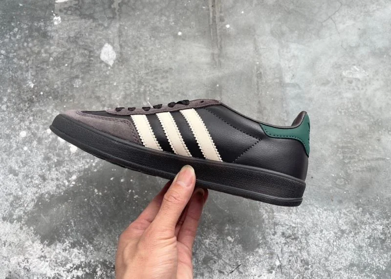 EasyCare Adidas Gazelle Shoes 16122