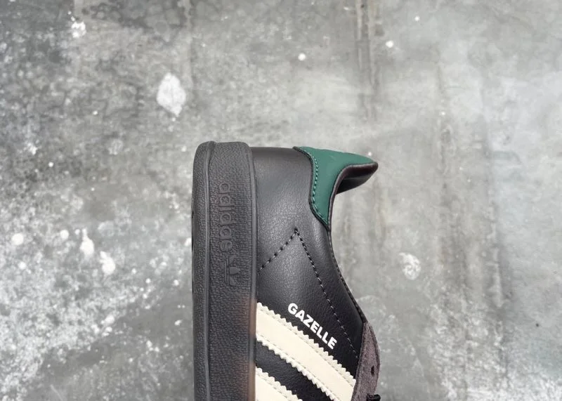 EasyCare Adidas Gazelle Shoes 16122